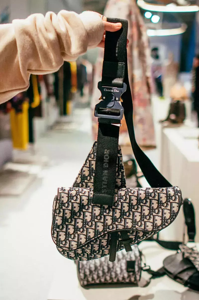 现在的 Dior 不再只有性感,它正变得“ 爆款 ”起来