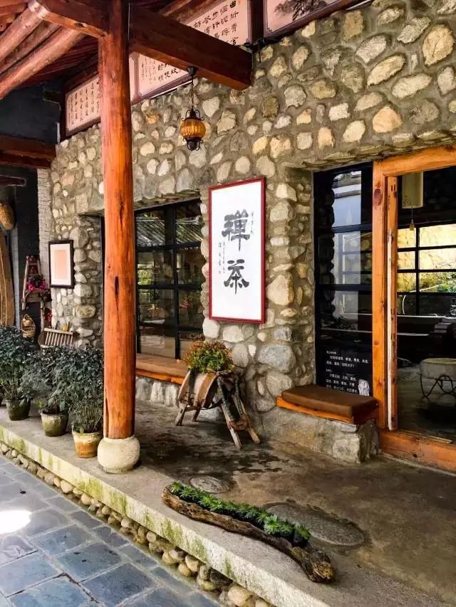 最美的尼姑庵，不烧香只种花，看一眼就想出家