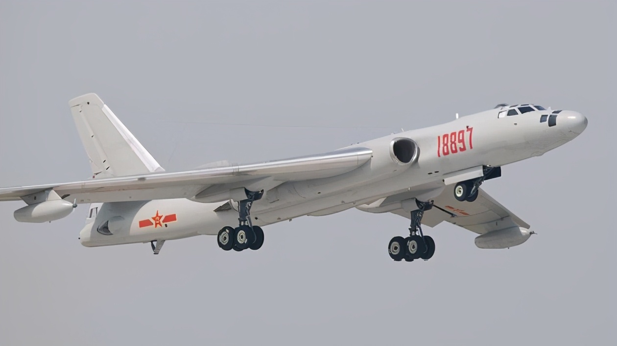 排名前10的轰炸机依次为：图-95、B-52、Tu-160、B-1B、B-2A、H-6K、Tu-22M3等。