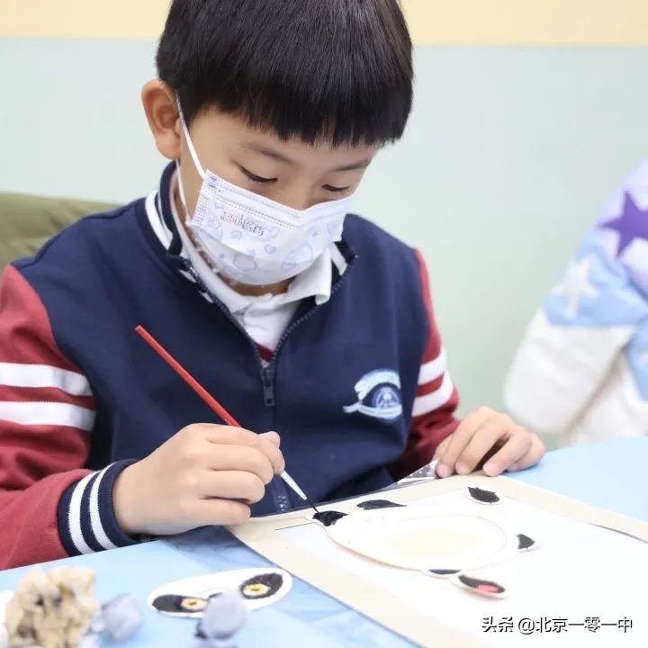 上地实验学校小学部的小可爱 带来了助力冬奥的小宇宙