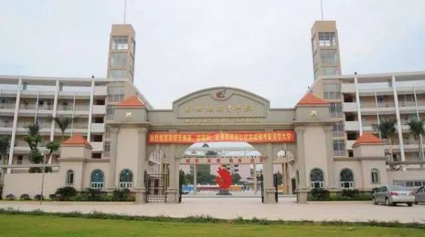 东莞初中学校中考成绩汇总！哪间学校实力更强