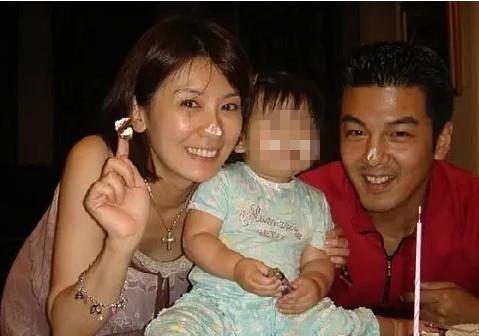 贾静雯15岁大女儿曝照！与母同框似姐妹，身材标致被赞颜值逆袭