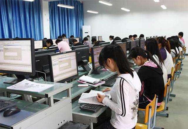 湖北长江工程职业技术学院兼并当地中专学校，为何如此