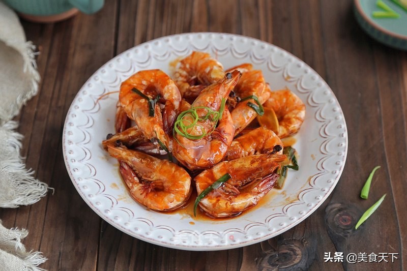 海鱼美食制作指南：8道鲜美大虾做法分享