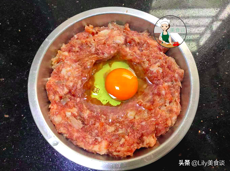 冬天，这蒸菜多做给孩子吃，简单一蒸10分钟出锅，营养好吃不上火