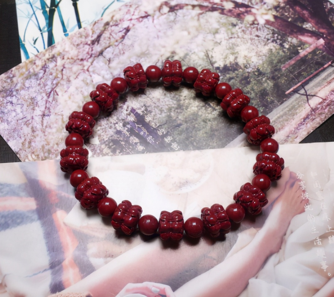 带朱砂手链有什么好处 佩戴朱砂手串有什么好处 - 时代开运网