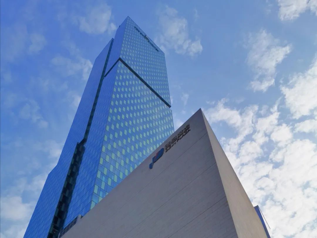 德基广场背后的南京隐形富豪:曾与范冰冰传绯闻,莫言是座上宾