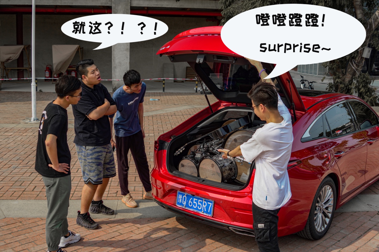 一次别开生面的K歌团建，一辆宽敞又有料的奔腾B70！