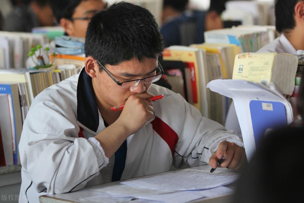 中考录取率50%，一本上线率不足20%：教育不是为了淘汰学生