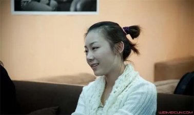 周迅半裸油画卖184万，这个90后女大学生当“裸模”却被骂惨