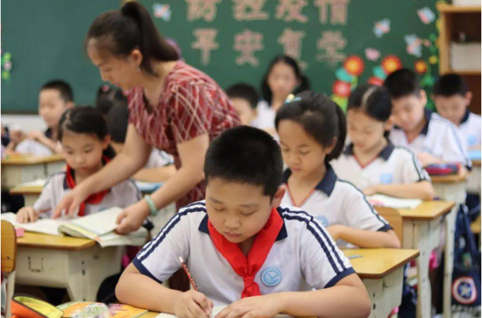 公立学校和私立学校哪个更好？不是有钱没钱，而是有其他的原因