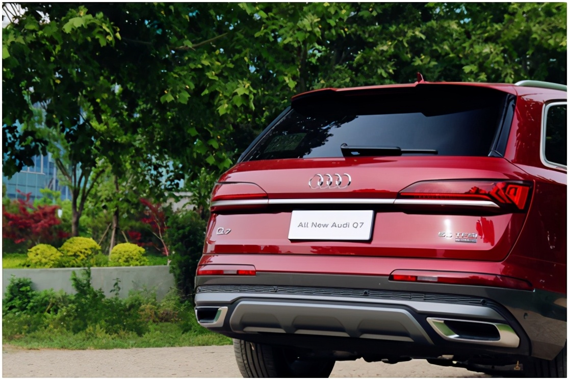 试驾全新奥迪Q7，上一代外形不够霸气的问题解决了吗？