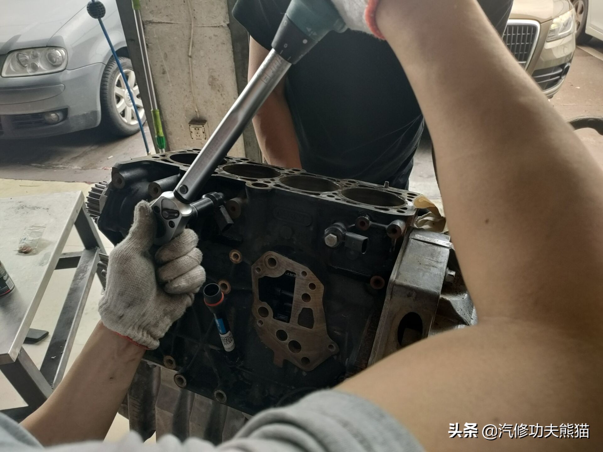 苏州车友十二年车龄奥迪A6L2.0T烧机油，对车有感情彻底整修翻新