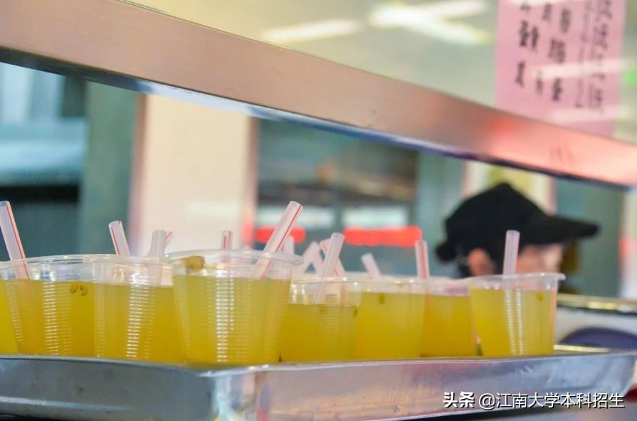 中国“最美”大学之一！占地3250亩，分布10万余棵植物，上学就像度假！