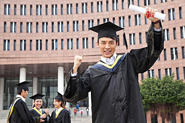 国内大学校友会排名，第一名稳坐14年，上海交大成功跻身前三