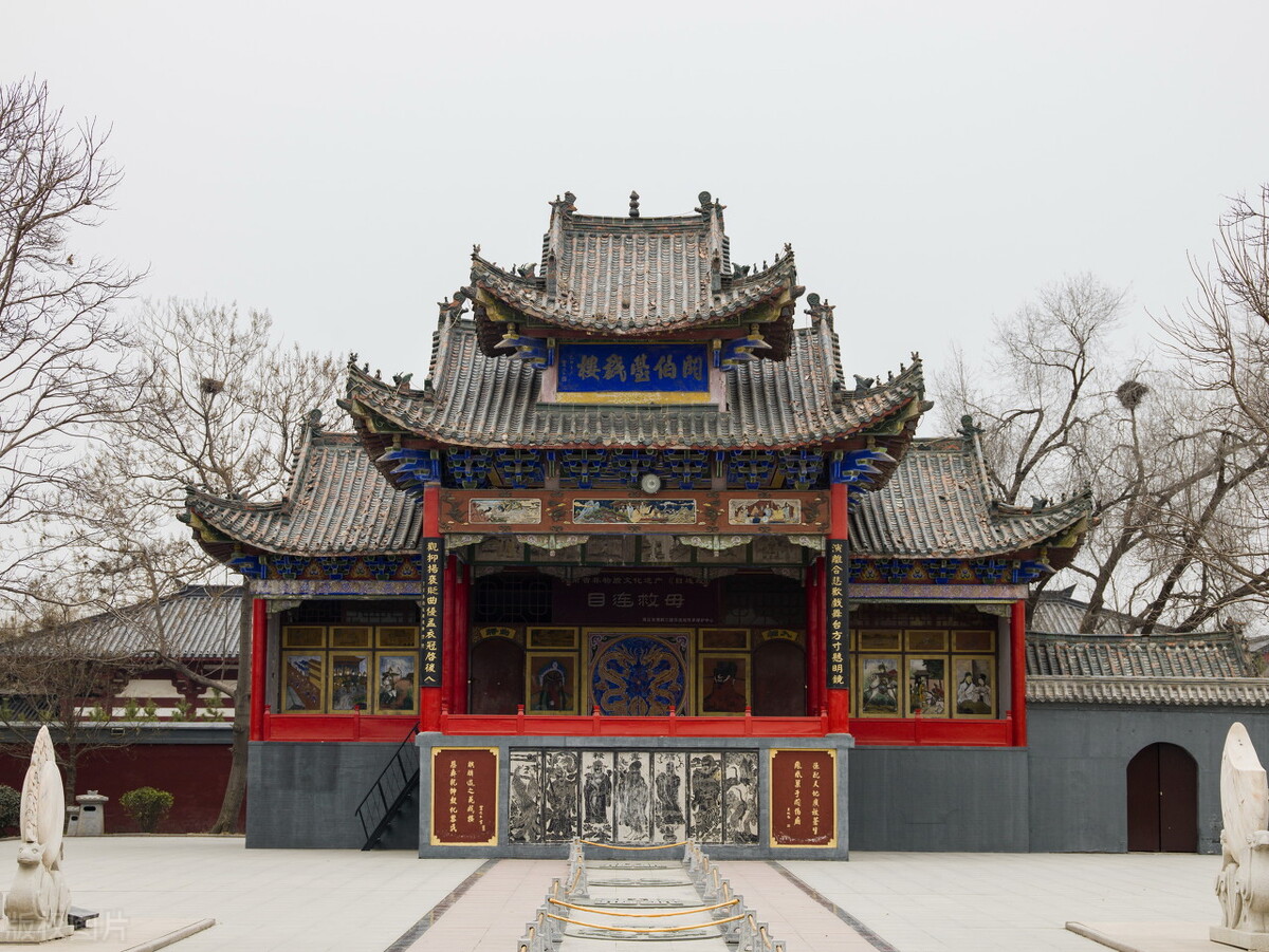 1,商丘是商朝最早建都的地方,商部落起源于山东,后在商丘建立都城,商