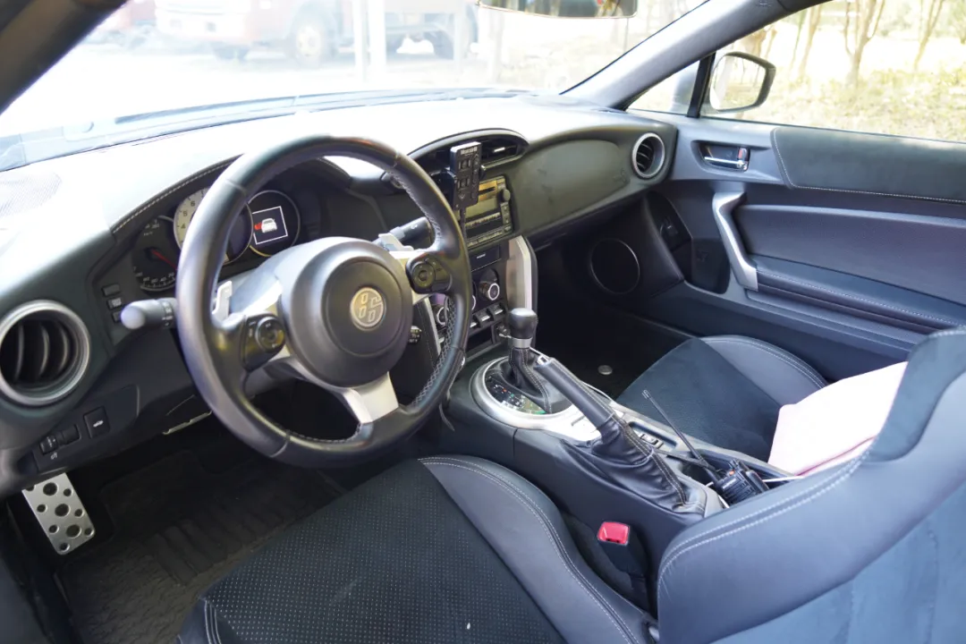 女：什么破车？男：丰田86 yyds！体验它为什么是男生的快乐源泉？