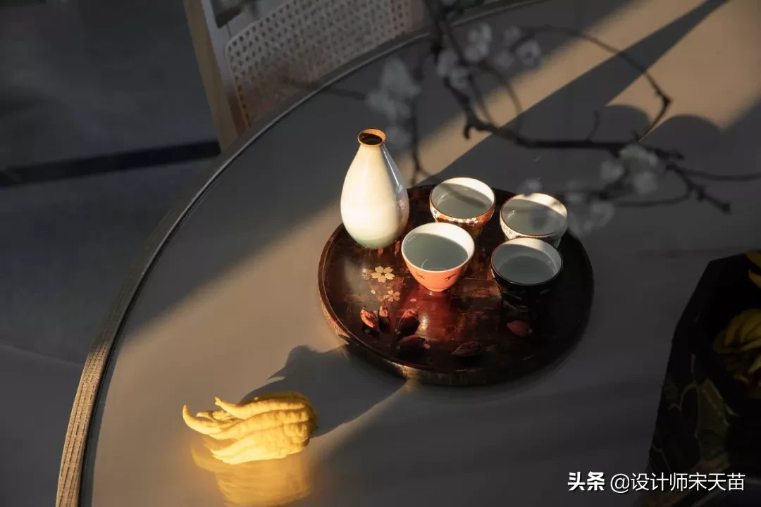 当日式诧寂美学撞上简约风格，设计之火便熊熊燃烧起来