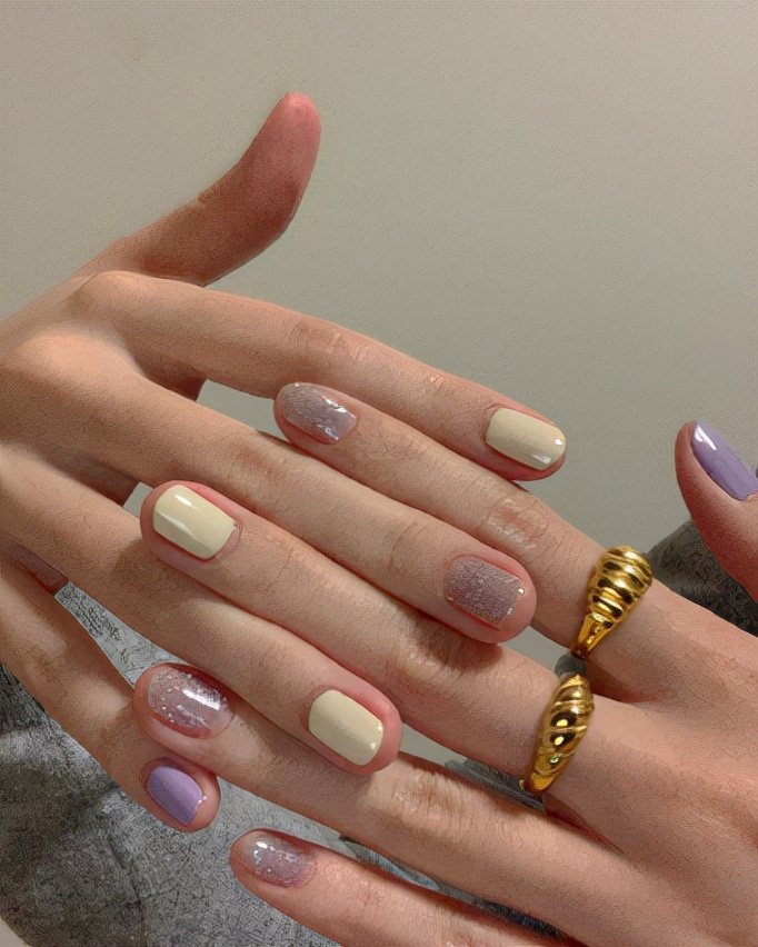 关于冬季美甲的说说朋友圈(美甲说说发朋友圈) _晶羽文学网