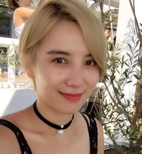 四五十岁的女人留头发别老一套，试试这几款烫发，儿媳妇都夸年轻