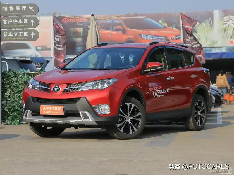 实拍第四代丰田RAV4荣放，近七年改款，小书包不在你不买？
