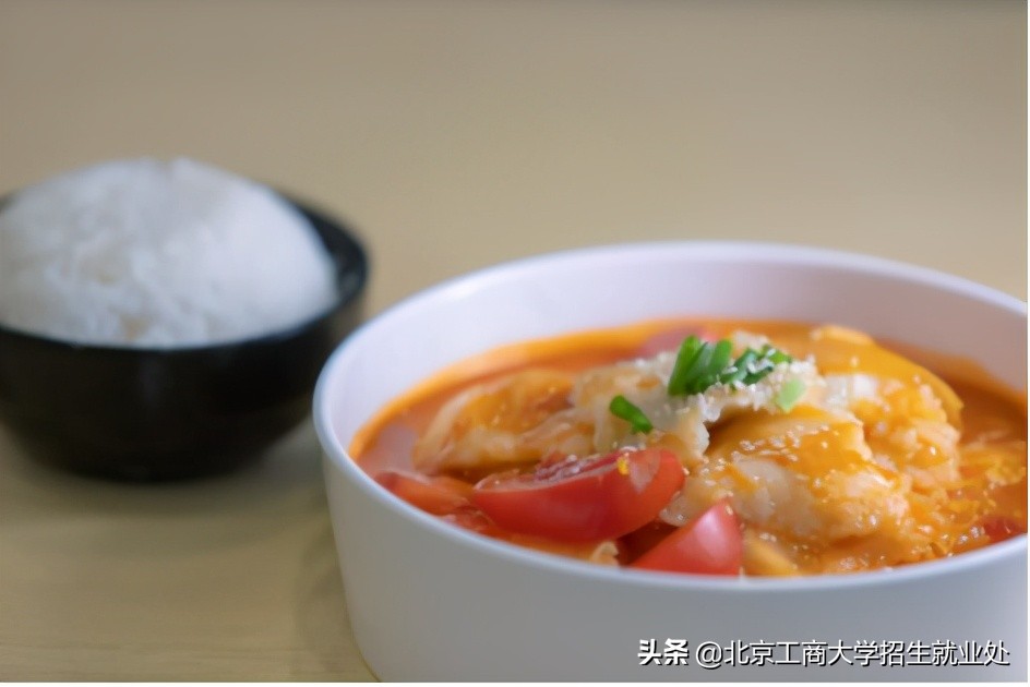 火了！北京“超豪华”大学：占地83万平米，网红美食扎堆，还新建专业级影院！