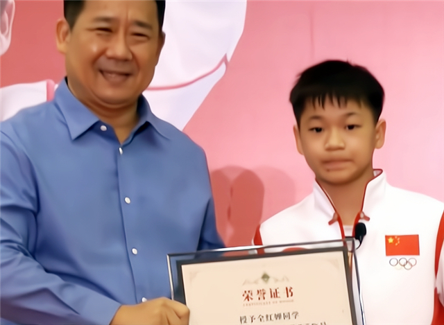 全红婵太励志！曾算不出4x8，现获“广东实验中学荣誉学生”证书