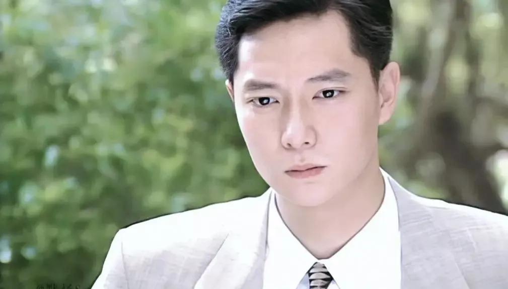 谢祖武曾经在琼瑶剧《哑巴新娘》饰演男主周少朴,那时候因为这部剧看