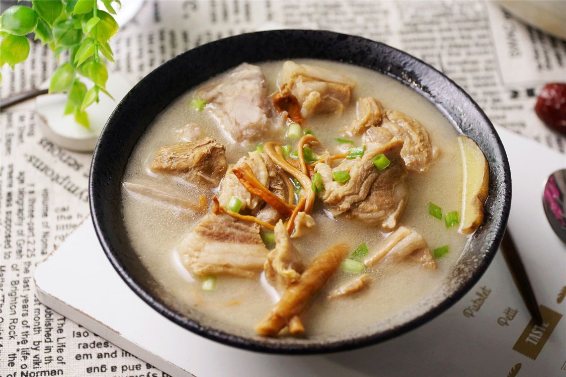 明日小雪，记得“炖3肉、熬3粥、煲3汤”，天冷了常吃，身体受益