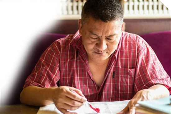 四川54岁“考王”梁实，共参加了25次高考，梦想考上川大光宗耀祖