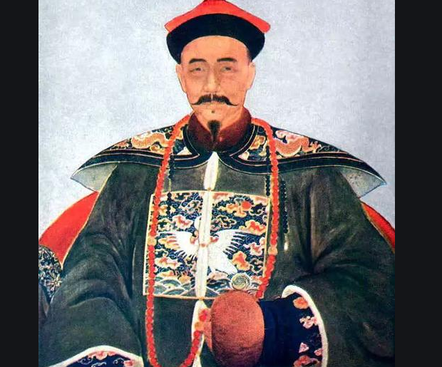 清朝十大富豪，和珅排榜首大家没意见，胡雪岩为何排不到第二？