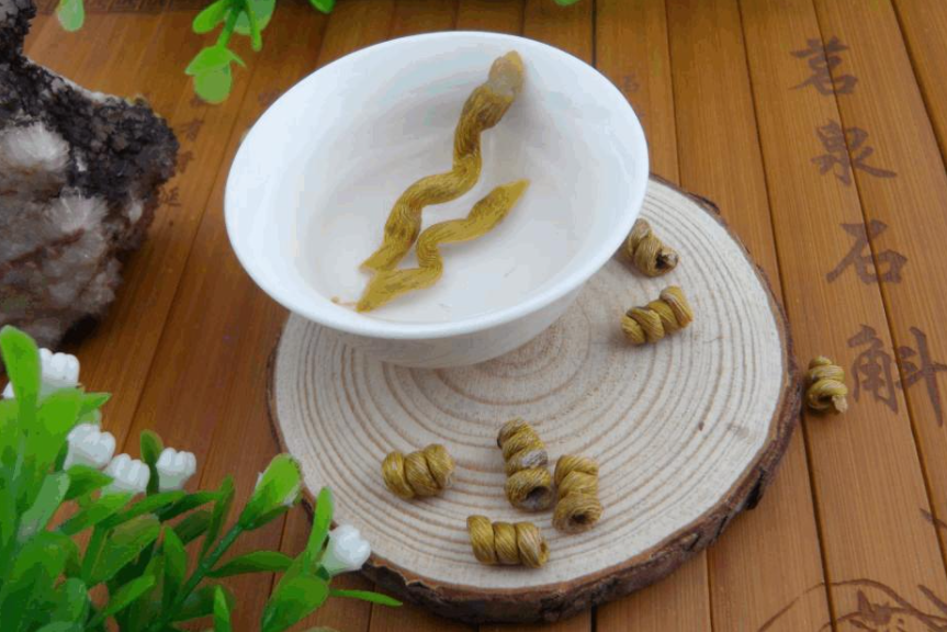 石斛怎么泡水（盘点7种铁皮石斛的特别吃法）