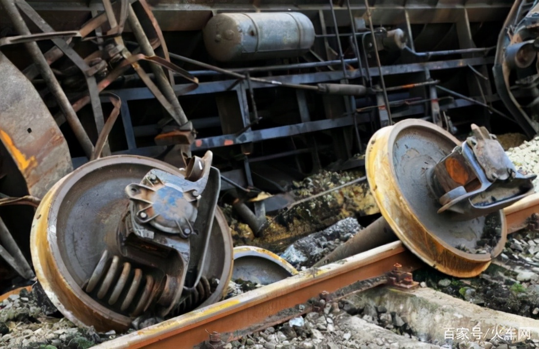 1978年,368次旅客列车与87次列车相撞,106人命断杨庄站,谁的错