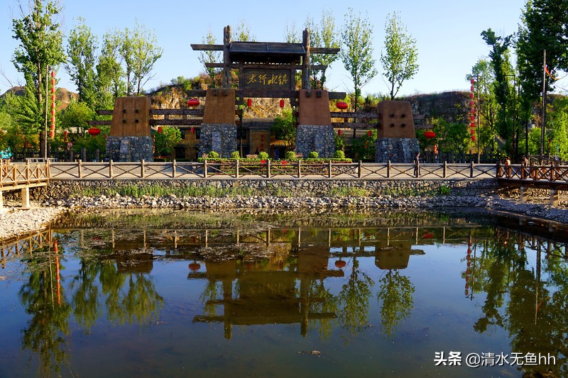 ﻿雨生百谷 春深处，太行水镇 竞芳菲