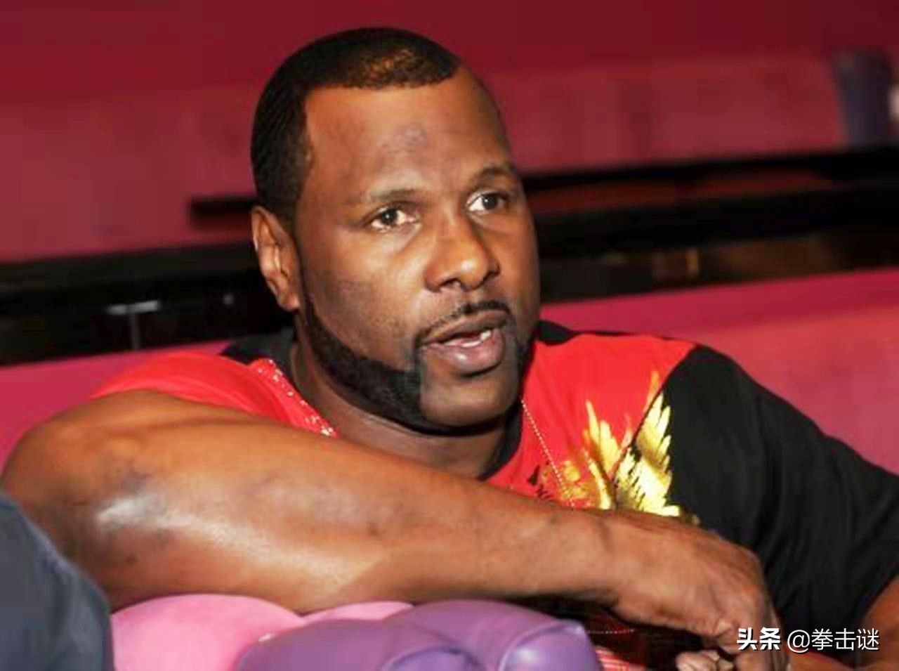 著名重量级拳王塔克:我来回答)