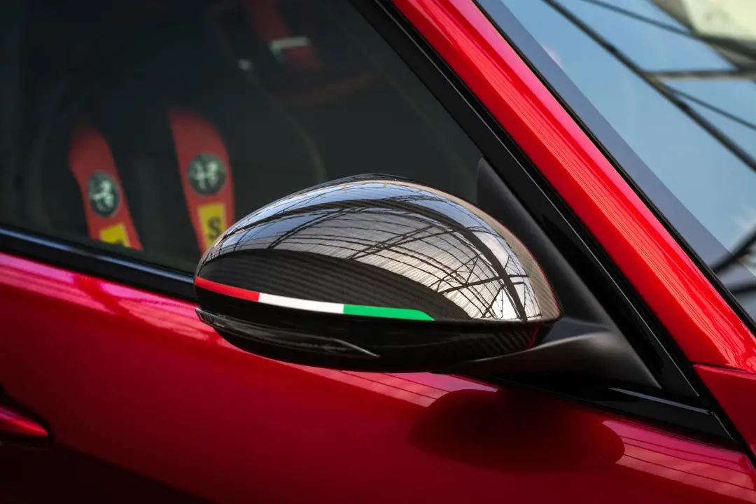 541马力 3.6秒破百！公路赛车阿尔法·罗密欧Giulia GTAm发布