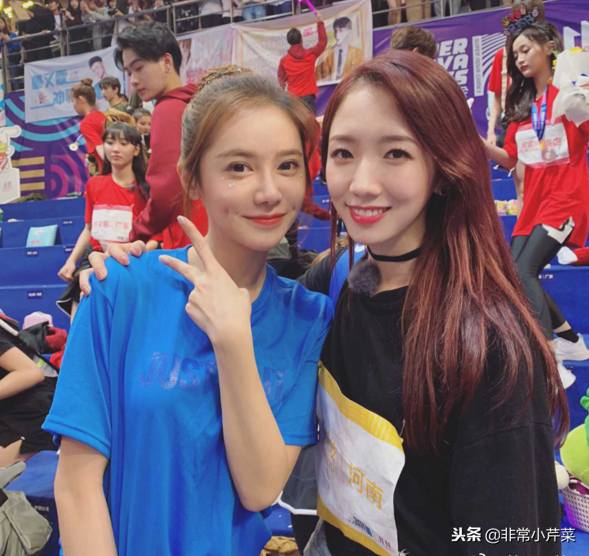 nba为什么美娜总主持大赛(腾讯体育为什么派美娜出战？詹密：因为美娜与老詹一样全能啊！)