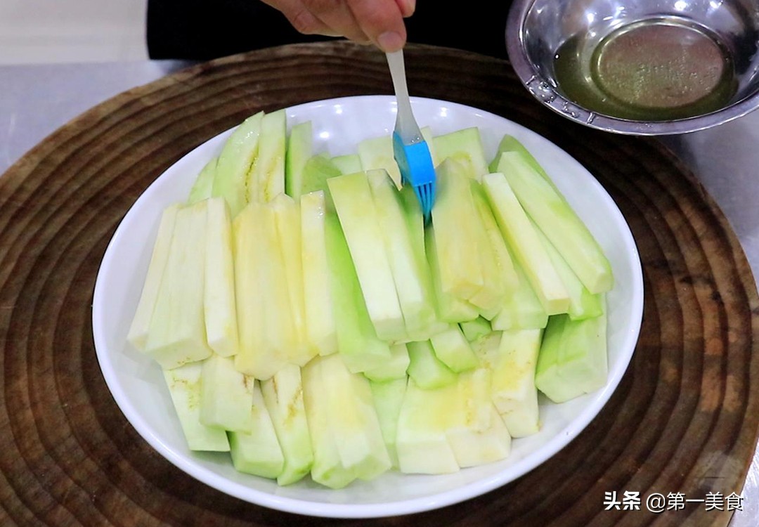 茄子的30种做法大全（分享茄子的5种素烧做法）