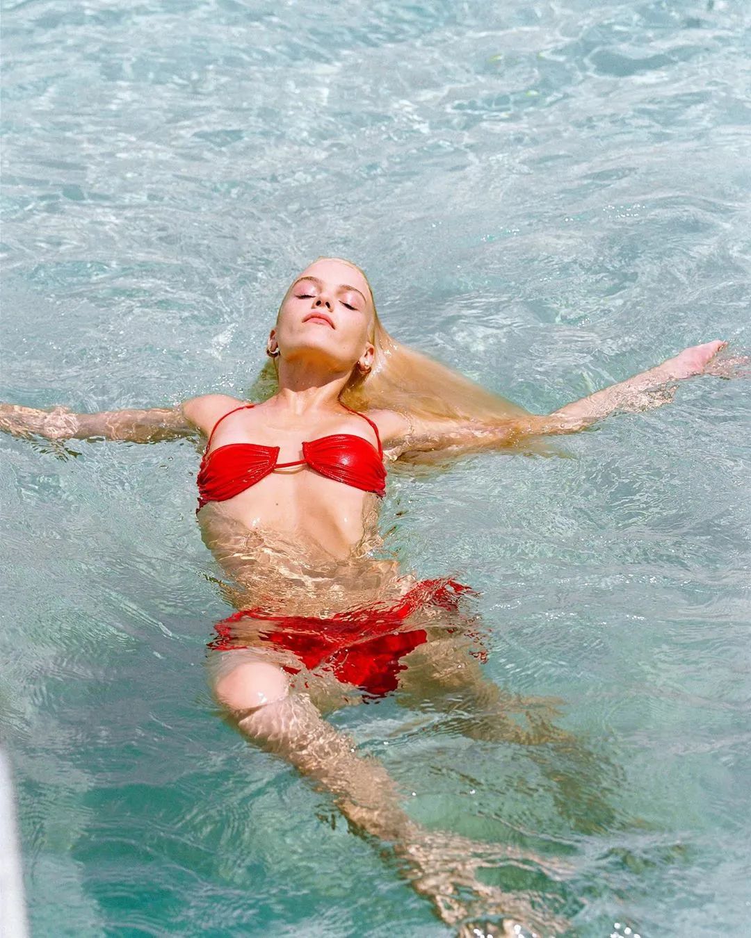 高考完的第一件事，穿漂亮新泳衣乘风破浪去