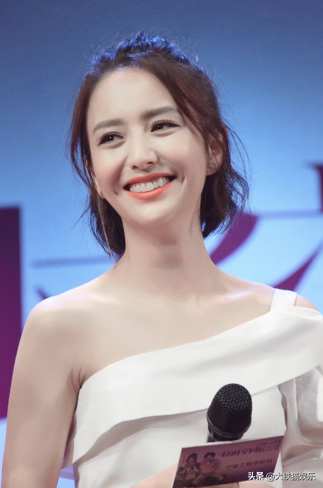 有漂亮酒窝的女星只服这10位,辨识度高不说,笑起来还特别甜