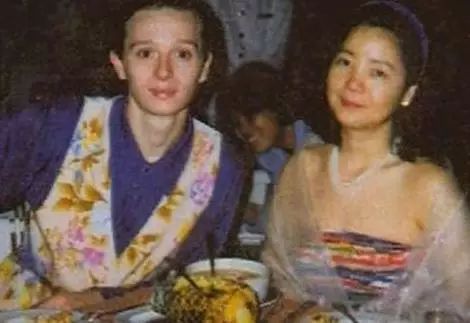 邓丽君法国小男友保罗：没钱没势15岁年龄差，为何会得女神青睐？