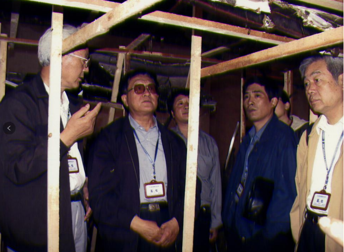 2007年山东灭门案陷入僵局，神探乌国庆出山，凭一包咸菜巧妙破案