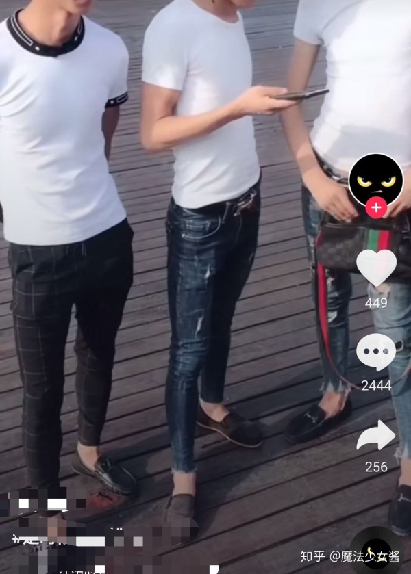 如何看待现在初高中里自称的「社会人」？