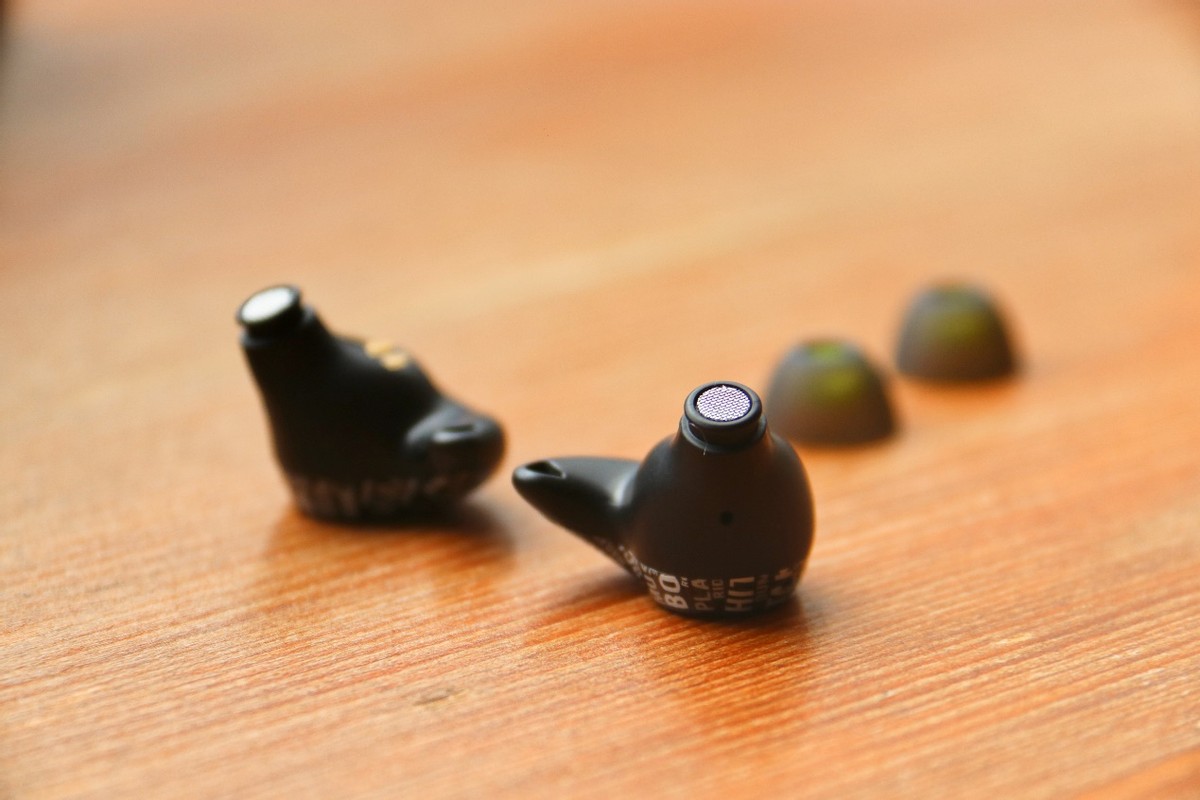 这款耳机有点酷：潮流字母纹设计，魔浪S运动耳机实测