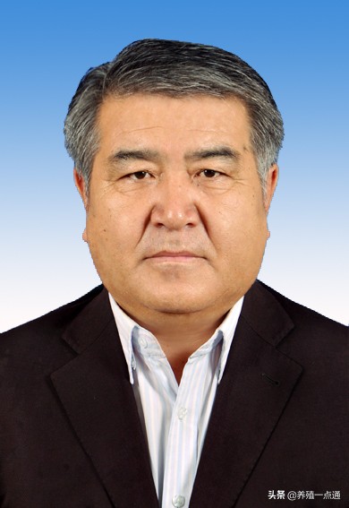 决肯·阿尼瓦什（哈萨克族），新疆农业大学教授，遗传育种专家