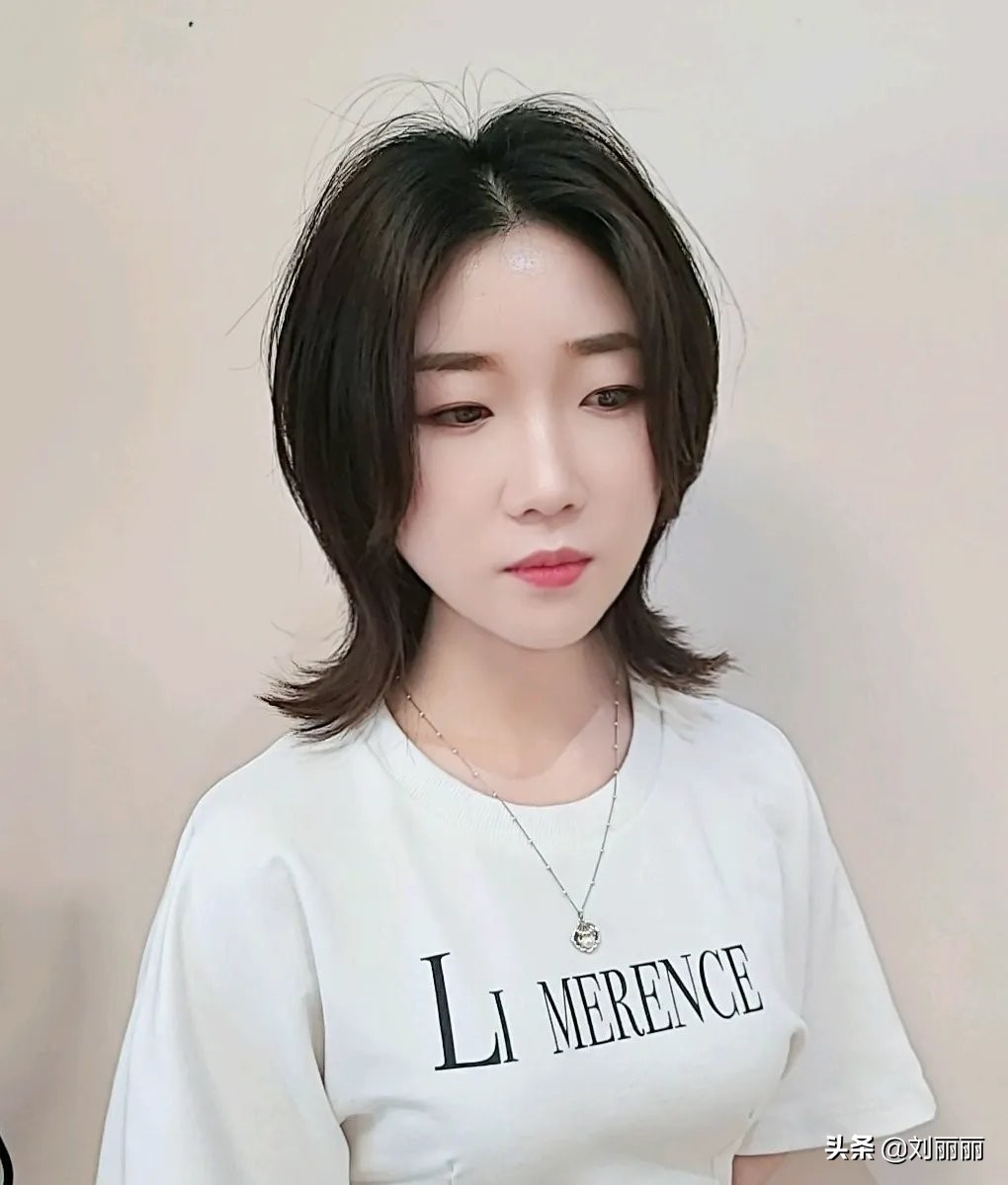羊毛卷已过时，22款当下流行发型送给大家，直接剪就对了
