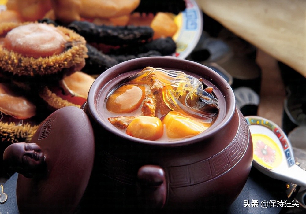 【闽菜】佛跳墙、鸡汤氽海蚌、荔枝肉、淡糟香螺片、东璧龙珠、炸蛎黄等。