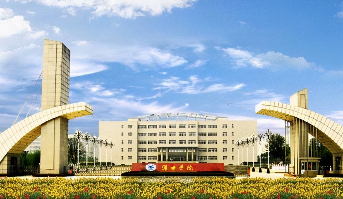 武汉多所大学学费“涨价”，家长欲哭无泪，2022高考生需引以为戒