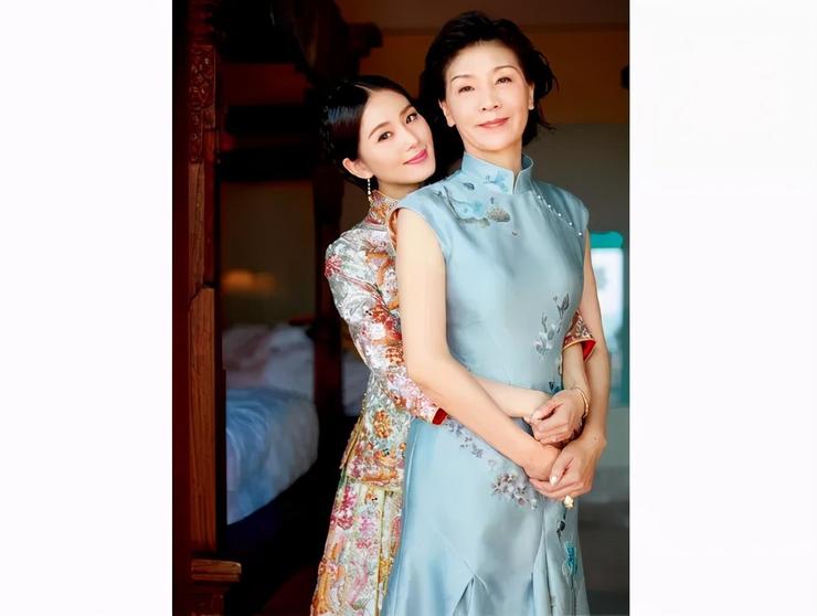 婚礼上父母应该怎么穿才最得体呢