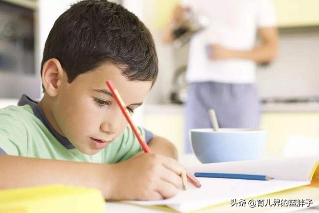 还在叫什么子轩、楮墨？看看上一辈爷爷奶奶的名字，网友：文化人